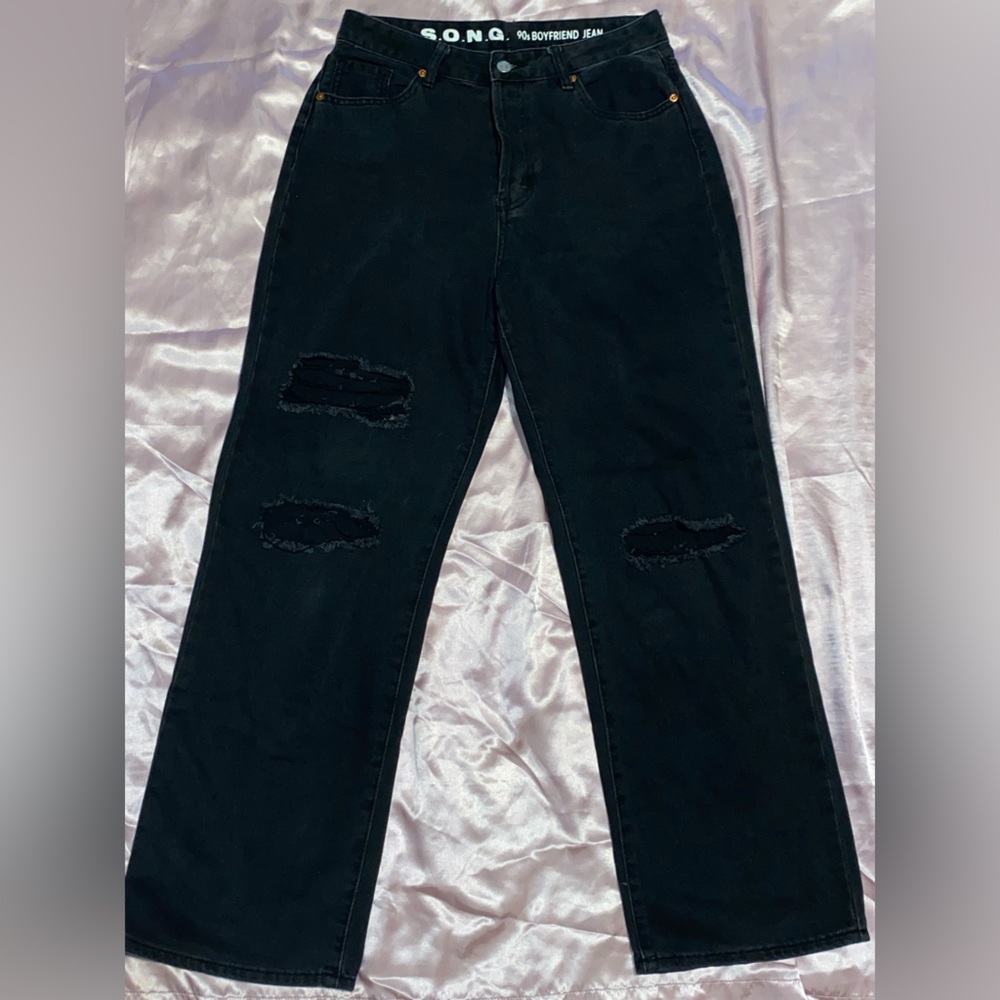 Black 90s boyfriend Jean size 9 but fits an 8